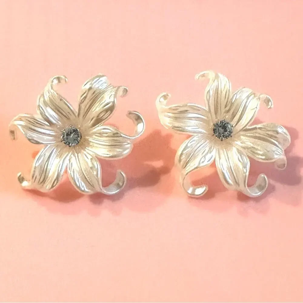 Acrylic Flower Rhinestone Stud Earrings
